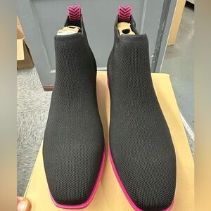 Vivaia boots size US 10.5/ M